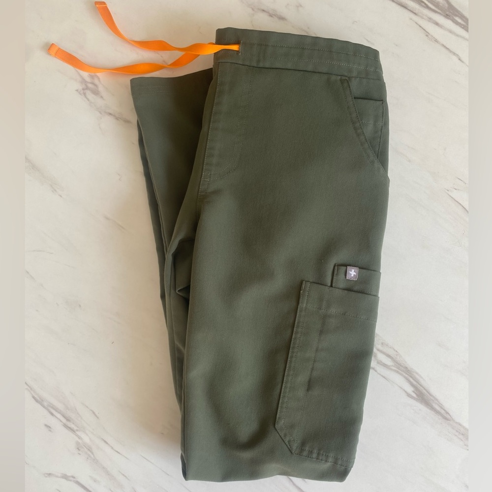 FIGS Yola skinny scrub bottom - XS - olive green